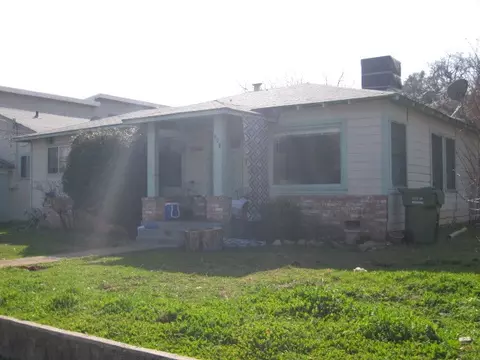 1917 9th St, Redding, CA 96001 photo 3