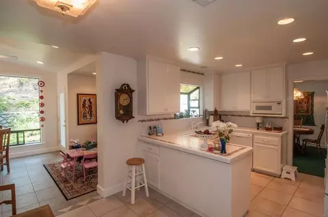 3368 Harlan Dr, Redding, CA 96001 photo 4