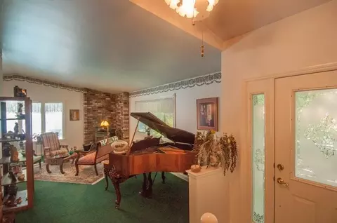 3368 Harlan Dr, Redding, CA 96001 photo 2