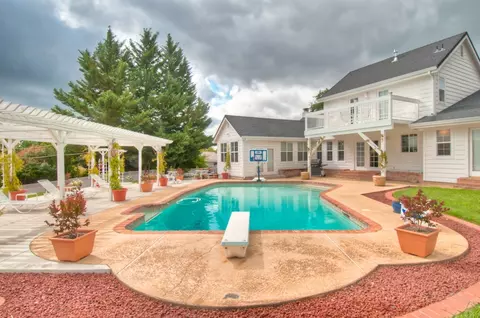 16214 Plateau Cir, Redding, CA 96001 photo 4