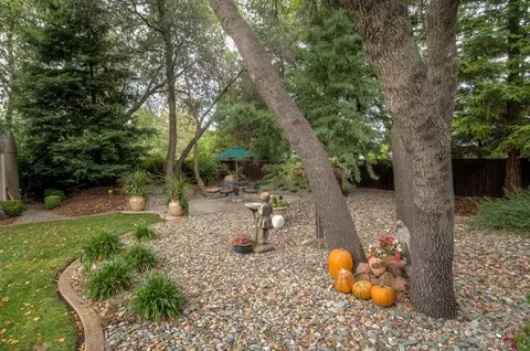 2572 Templeton Dr, Redding, CA 96002 photo 37