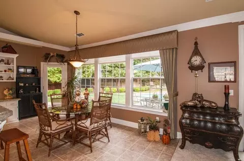 2572 Templeton Dr, Redding, CA 96002 photo 21