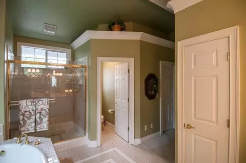 2572 Templeton Dr, Redding, CA 96002 photo 27