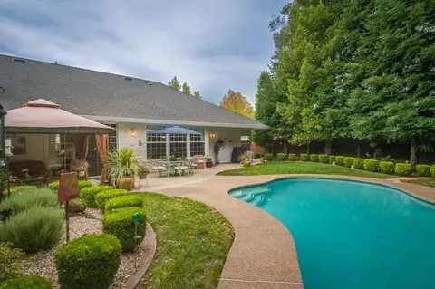 2572 Templeton Dr, Redding, CA 96002 photo 6