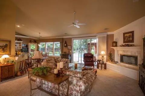 2572 Templeton Dr, Redding, CA 96002 photo 13