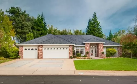 2572 Templeton Dr, Redding, CA 96002 photo 1