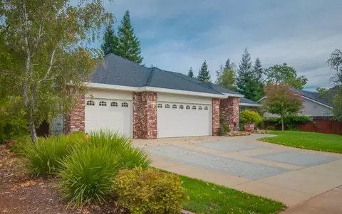 2572 Templeton Dr, Redding, CA 96002 photo 3
