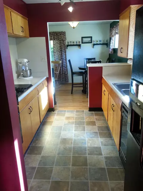 1550 Pleasant St, Redding, CA 96001 photo 9