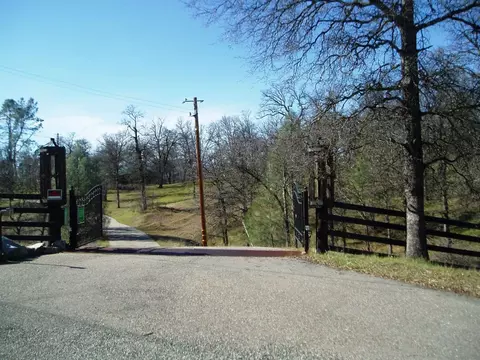 20991 Bernard Way, Redding, CA 96003 photo 2