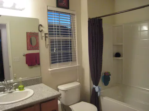 2051 Vienna Way, Redding, CA 96003 photo 6