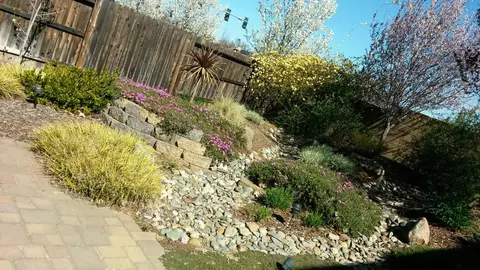 2051 Vienna Way, Redding, CA 96003 photo 2