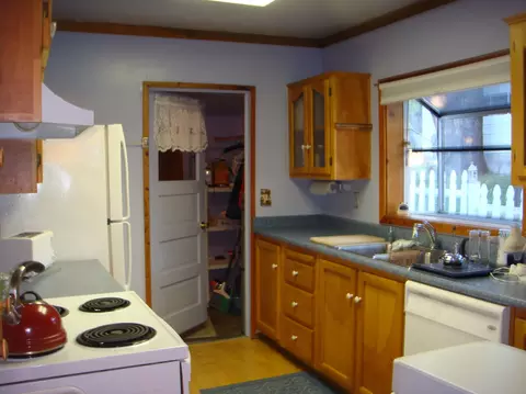 300 Orem St, Mount Shasta, CA 96067 photo 2