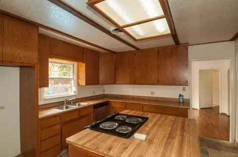 815 Gold St, Redding, CA 96001 photo 11