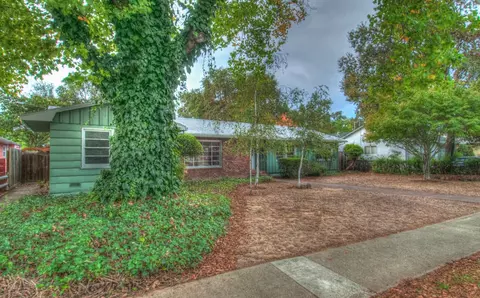815 Gold St, Redding, CA 96001 photo 1