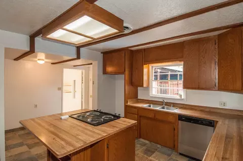815 Gold St, Redding, CA 96001 photo 9