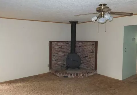 7623 Green Meadow Ln, Redding, CA 96002 photo 5