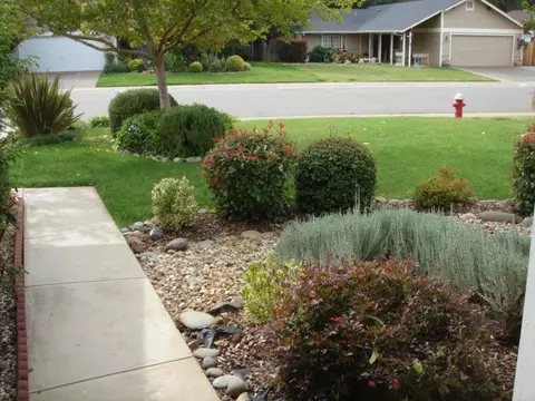 1672 Galaxy Way, Redding, CA 96002 photo 4