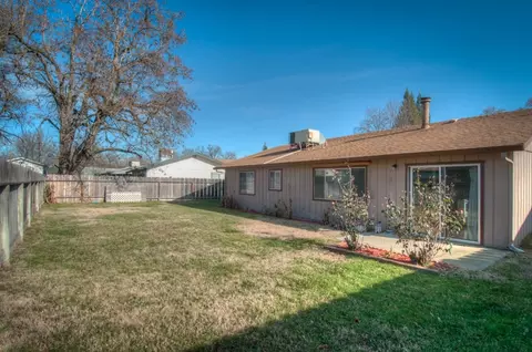6948 Hemlock St, Redding, CA 96001 photo 4
