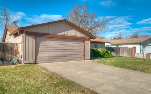 6948 Hemlock St, Redding, CA 96001 photo 3