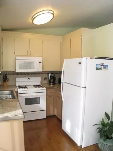 1227 Whistling Dr, Redding, CA 96003 photo 7