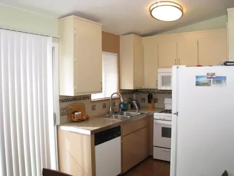 1227 Whistling Dr, Redding, CA 96003 photo 6