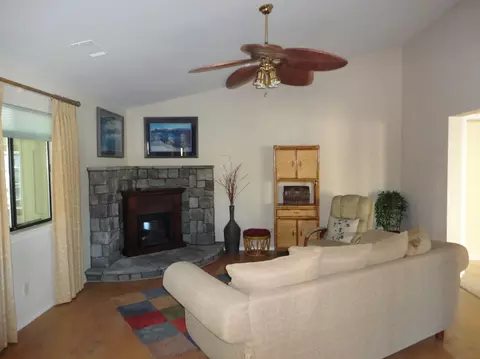 1643 Lakeside Dr, Redding, CA 96001 photo 5
