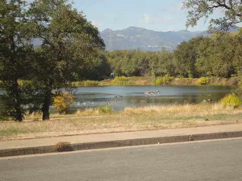 1643 Lakeside Dr, Redding, CA 96001 photo 2