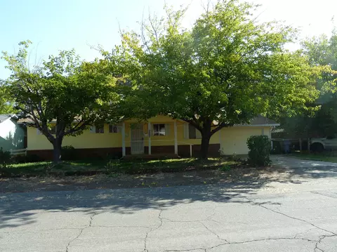 2755 Irwin Rd, Redding, CA 96002 photo 1