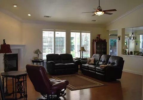 3005 Copper Creek Dr, Redding, CA 96002 photo 3