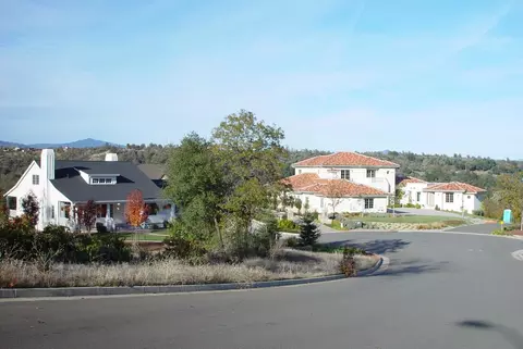 873 Palatine Ct, Redding, CA 96001 photo 3