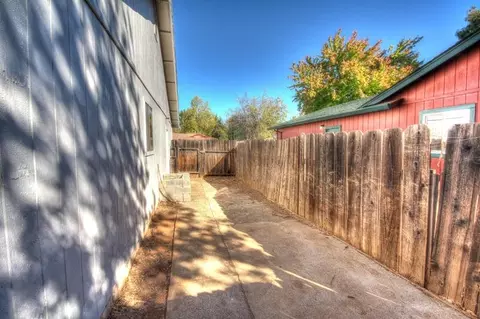 1923 Galaxy Way, Redding, CA 96002 photo 12