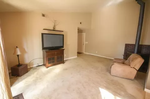 1923 Galaxy Way, Redding, CA 96002 photo 2