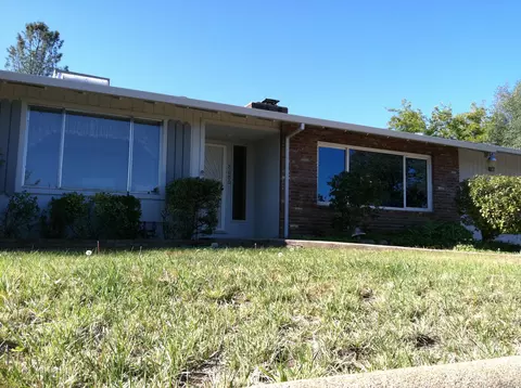 8680 Valley View Rd, Redding, CA 96001 photo 2