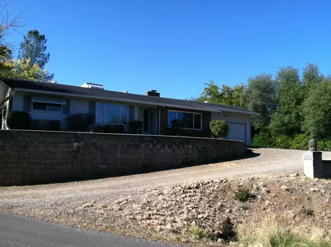 8680 Valley View Rd, Redding, CA 96001 photo 3
