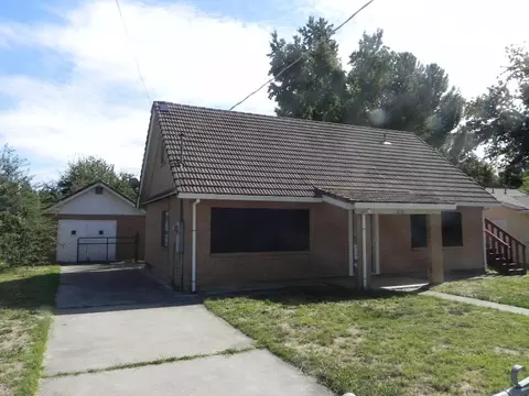 2735 Russell St, Redding, CA 96001 photo 3