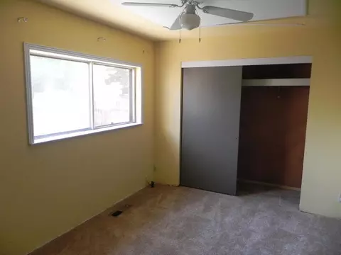 2735 Russell St, Redding, CA 96001 photo 8