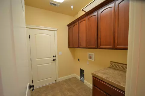 1951 Dellwood, Redding, CA 96003 photo 11