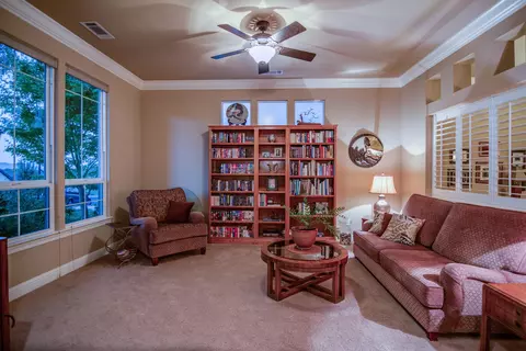 3273 Stanford Dr, Redding, CA 96003 photo 4