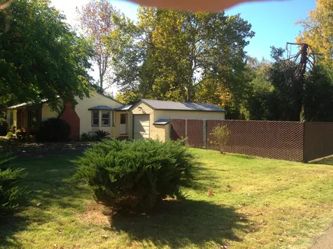 5346 Elm Ln, Redding, CA 96001 photo 3