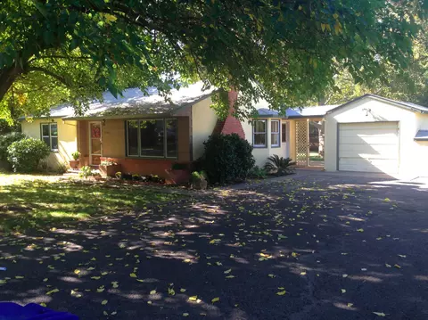 5346 Elm Ln, Redding, CA 96001 photo 2