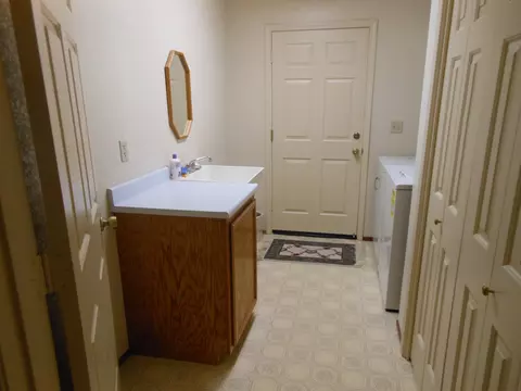 557 Cessane Walk, Redding, CA 96001 photo 10