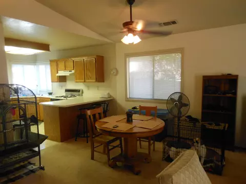 557 Cessane Walk, Redding, CA 96001 photo 4