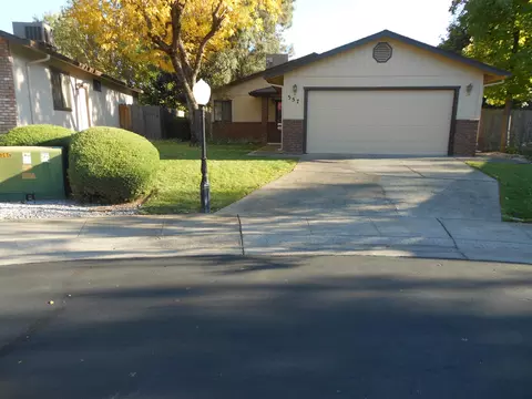 557 Cessane Walk, Redding, CA 96001 photo 1