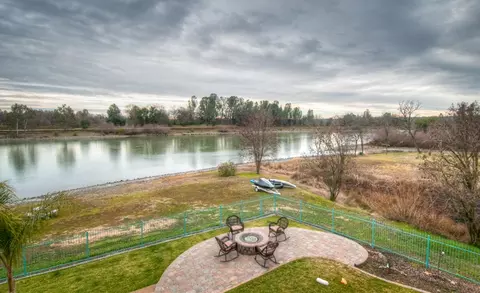 7051 Riverside Dr, Redding, CA 96001 photo 2