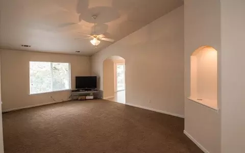 2844 Foxglove Ln, Redding, CA 96001 photo 3