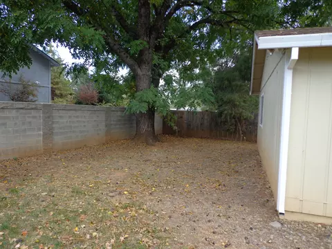 35 Rose Ln, Redding, CA 96003 photo 3