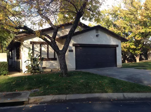 758 Coffeeberry Ln, Redding, CA 96003 photo 1