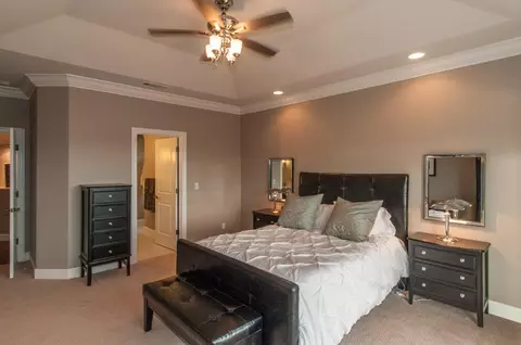 833 Coggins St, Redding, CA 96003 photo 9