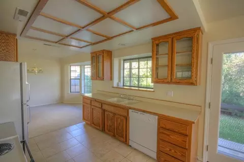 3744 Rushmore Dr, Redding, CA 96001 photo 5