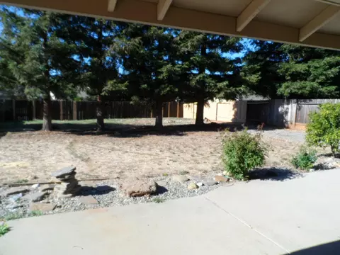 3264 Leonard St, Redding, CA 96002 photo 2